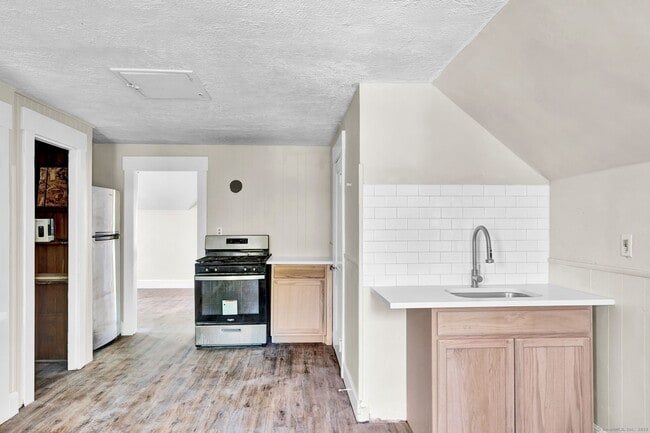 Photo - 253 Chatham St