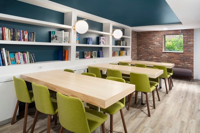 Photo - Royal View Apartments