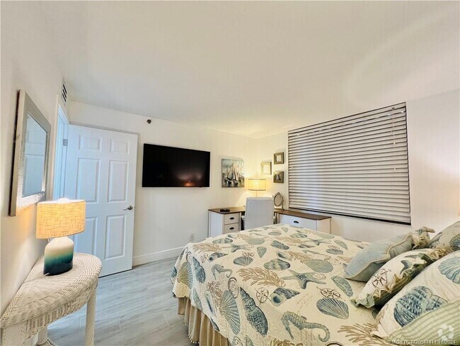 Building Photo - 9650 S Ocean Dr Unit 1409 Rental