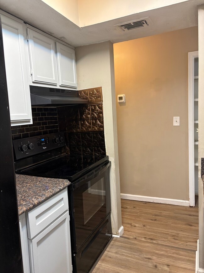 Building Photo - 1750 Wesley Way NW Unit B Rental