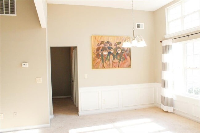 Photo - 4445 Scotland Ct SW