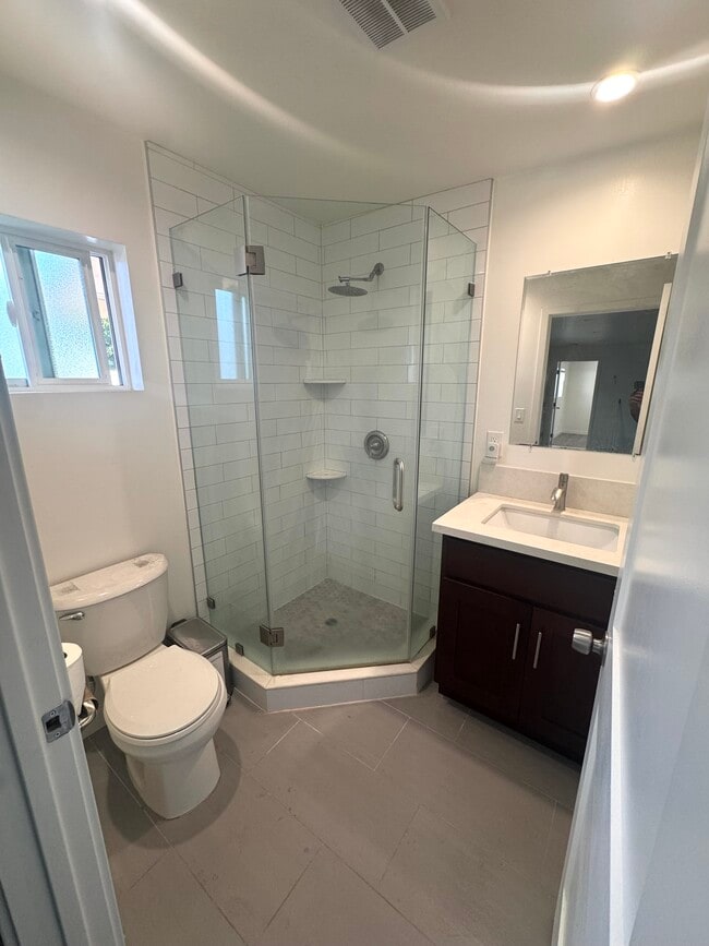 Photo - 332 Thompson Ave Unit C