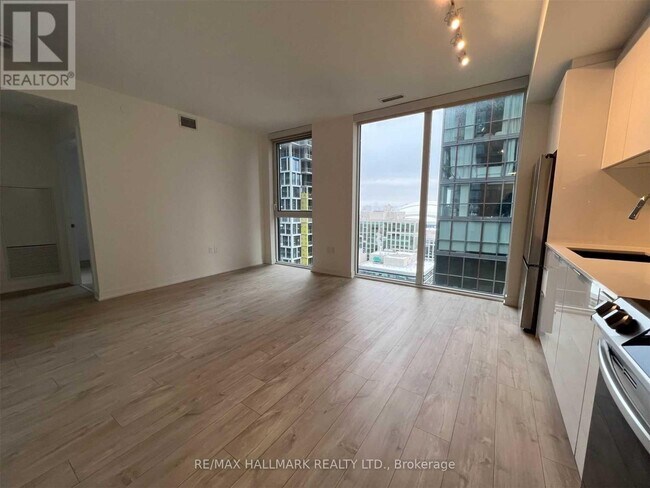 Photo - 357 King St W Unit 1908