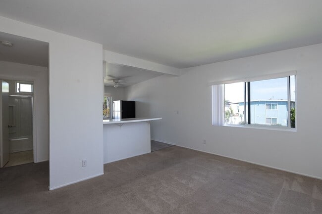 2 Bedroom + 1 Bathroom Apartment | Oxnard Shores | Unfurnished