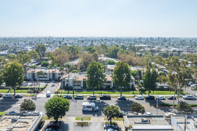 Overview of Stone Creek Apartments
