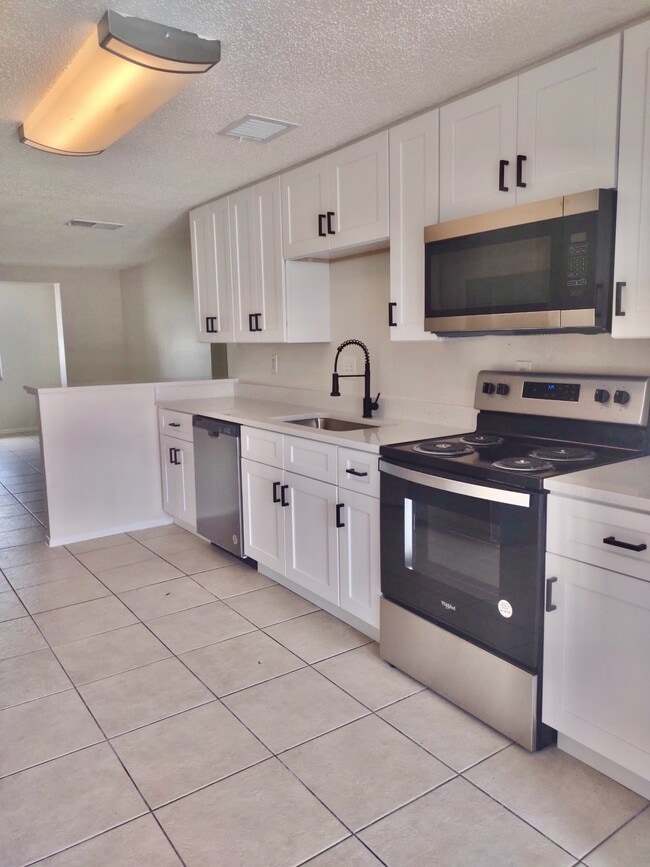 Photo - 4109 79th St W