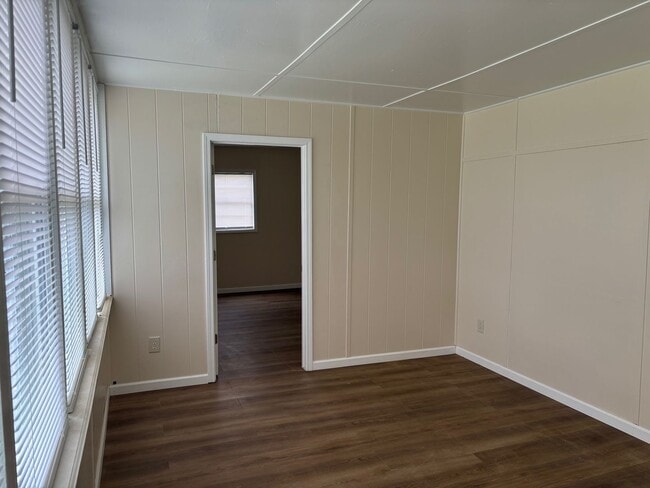 Photo - 212 Astran Dr