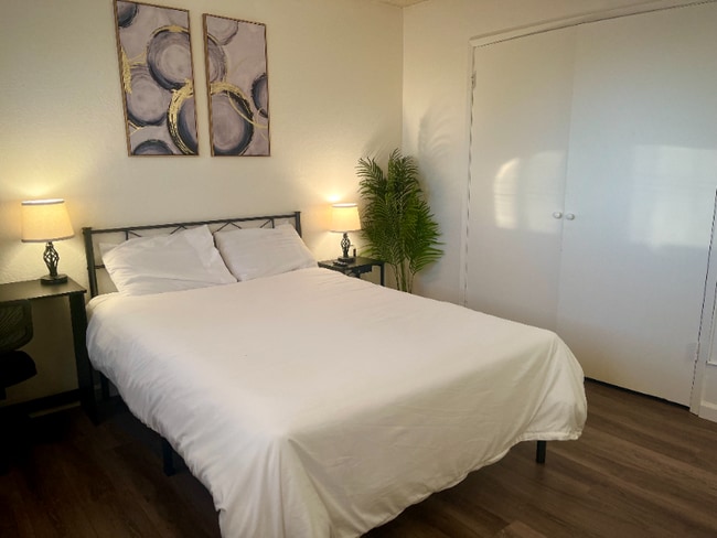 Photo - 7327 Sovereign Ct