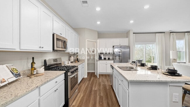 Photo - 628 Friesland Dr