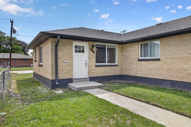 Photo - 2 bed 1 bath - Remodeled Home in Denver!