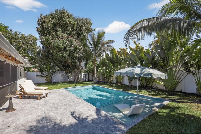 Photo - 976 SW 11th St