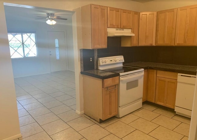 Photo - 2715 E Glenrosa Ave