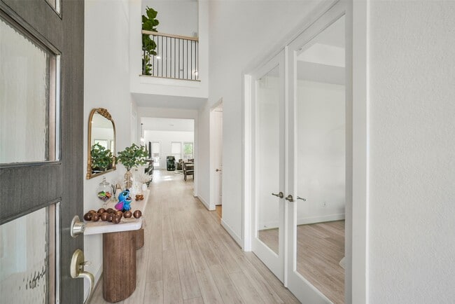 Photo - 147 Renodes Garden Ln