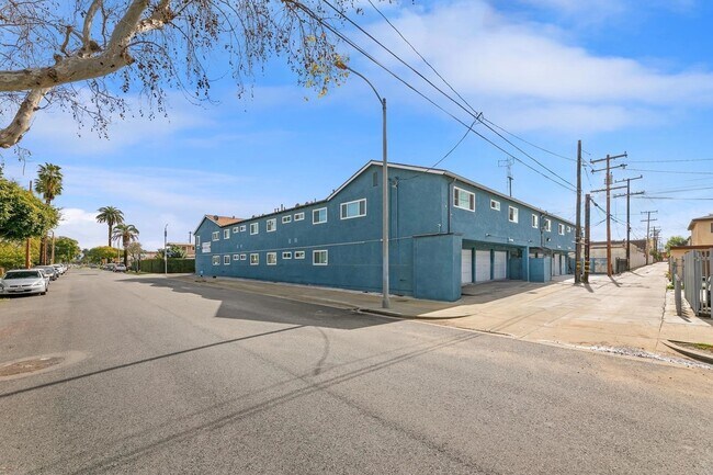 Photo - 1495 Peterson Ave