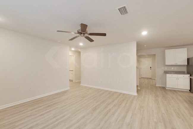 Photo - 245 Monarch Ln