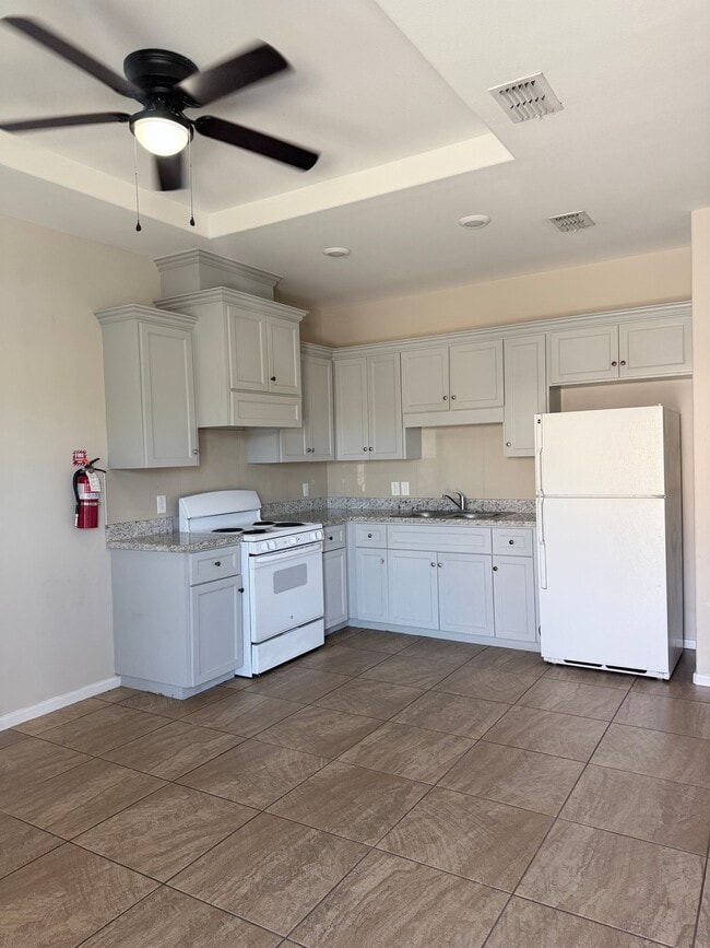 3300 N Moorefield Rd Unit 1