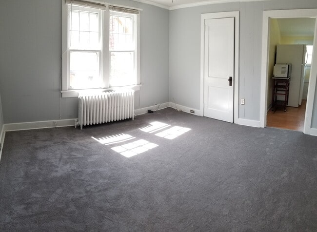 Building Photo - 161 N Clinton St Unit 2nd floor