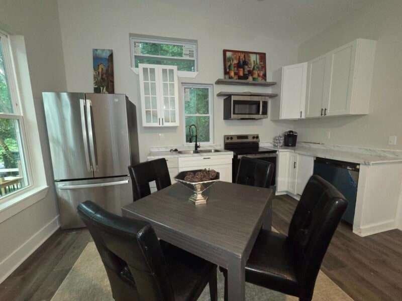 Photo - 5634 Simpson Ave