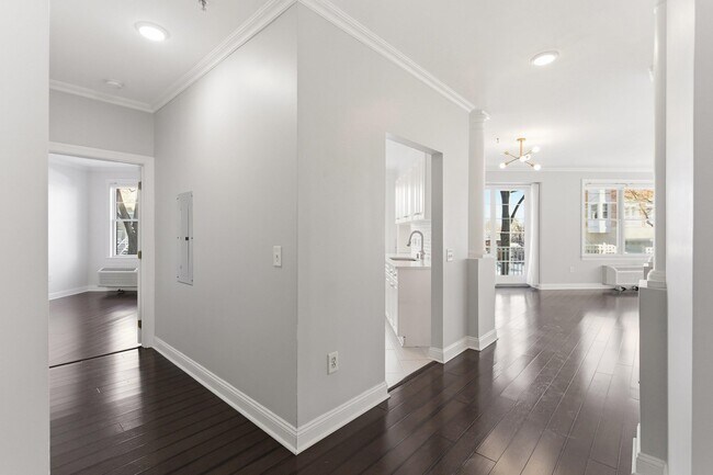 Photo - 30 CONSTITUTION Way Unidad 107