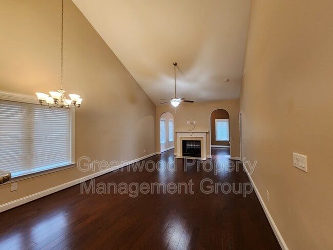 Photo - 649 Nikyle Cir