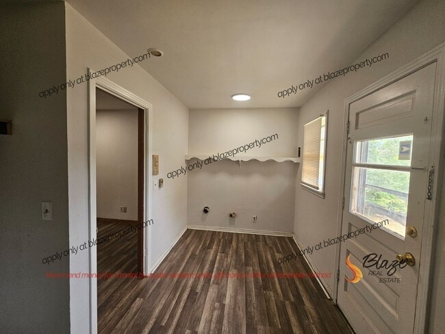 Photo - Hamlet Charming