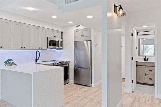 Photo - 2900 NE 30th St Unidad 5D