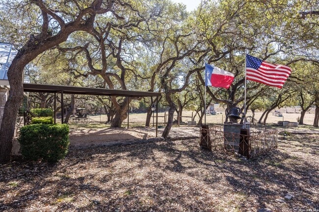 Photo - 118 Buffalo Springs Crossing