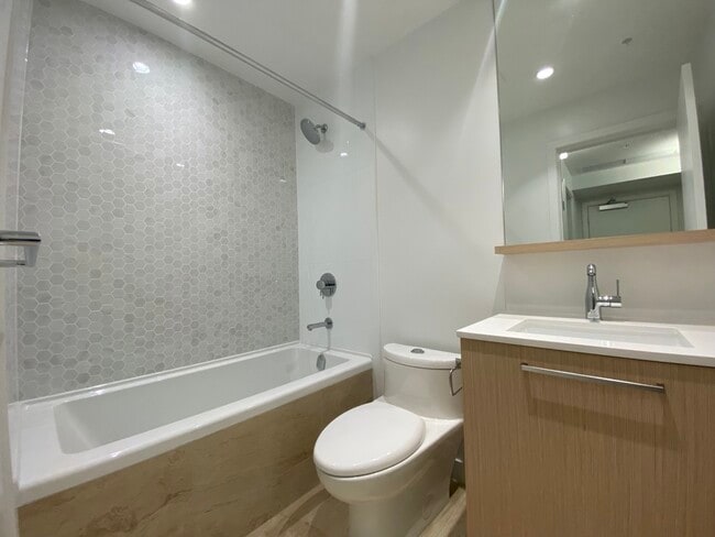 Photo - 567 Clarke Rd