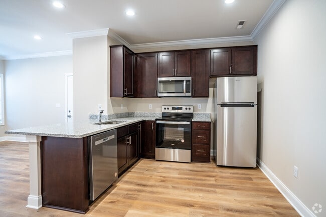 1BR, 1BA 800SF - Kitchen