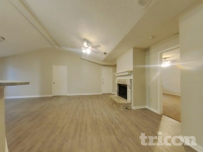 Photo - 420 Deauville Dr