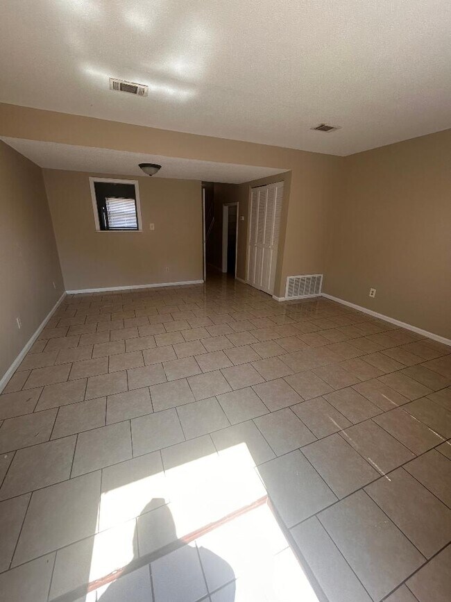 3009 Fairview Dr