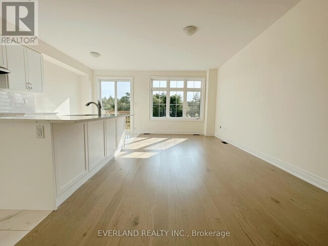 Photo - 50 Hercules Clb Dr