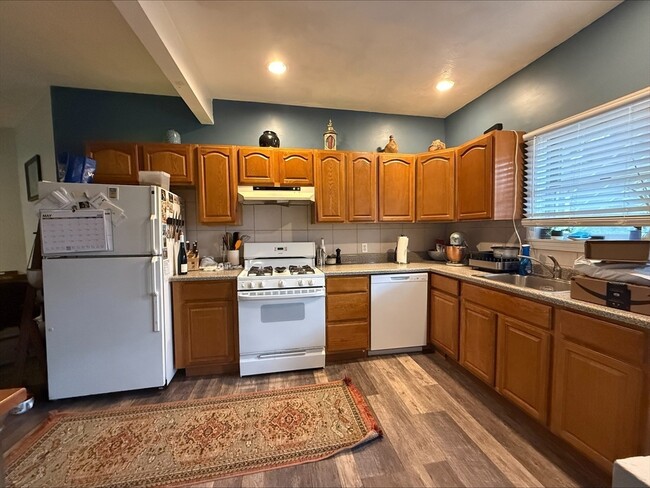 Building Photo - 4 Union St