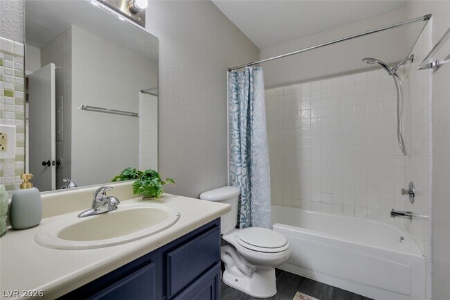 Photo - 810 N Sloan Ln Unidad 103