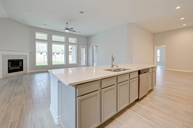Photo - 2211 Flamenco St