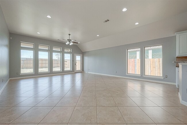 Photo - 6015 Hewes Point Ln