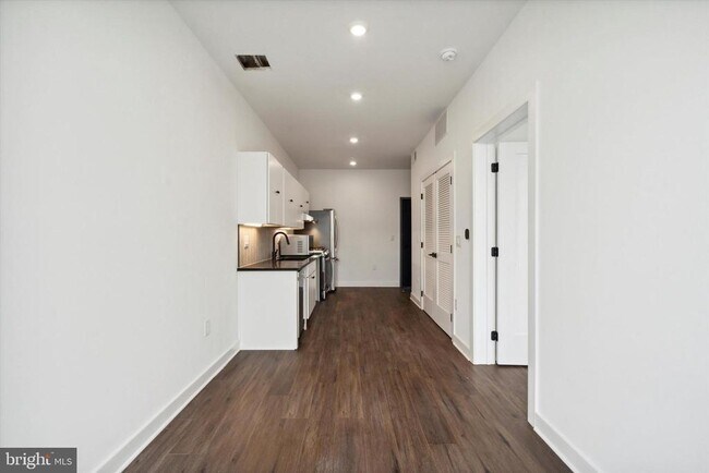 Photo - 2636 E York St Unidad 202