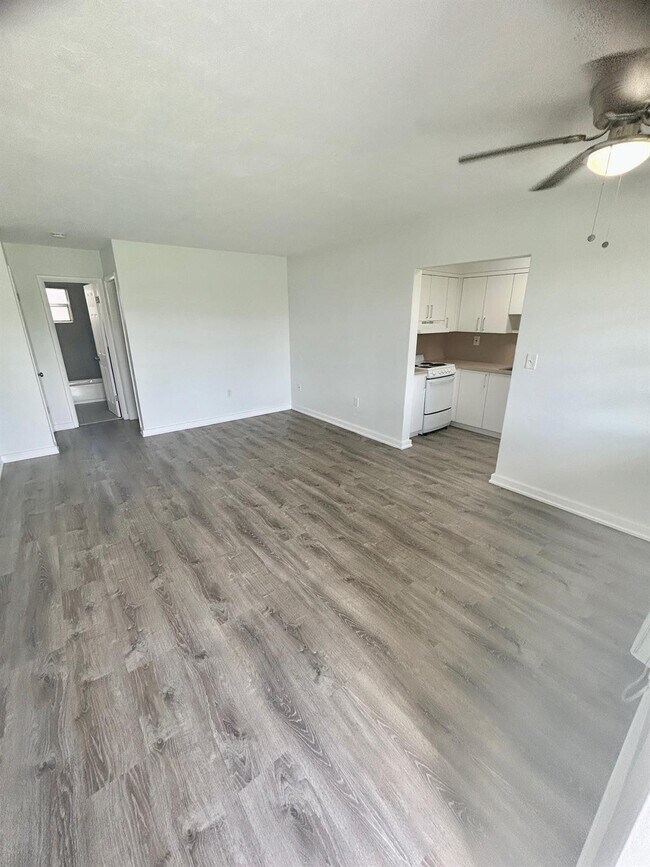 Photo - 7624 Pembroke Rd Unit A