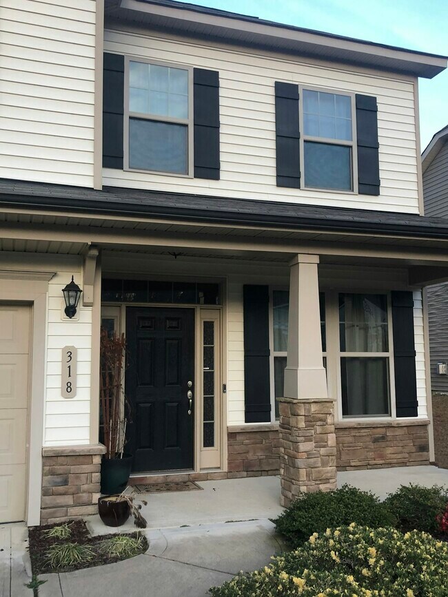 Photo - 318 River Oak St