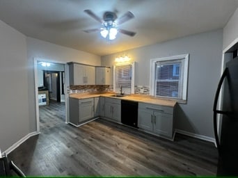 Building Photo - 351 Willow St Unit 1
