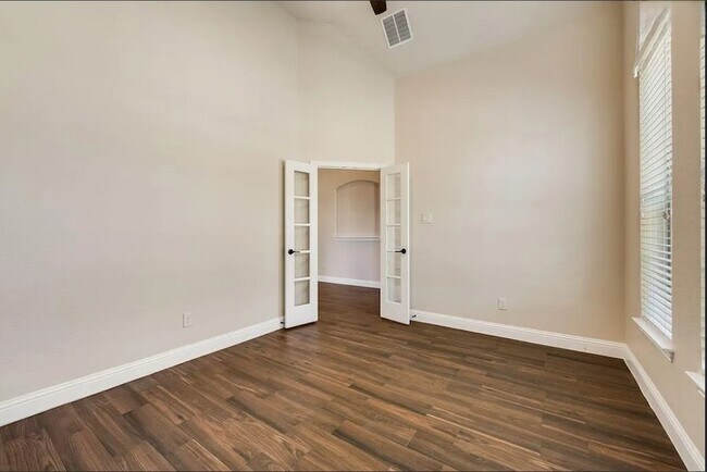 Photo - 2216 Grant Pk Wy