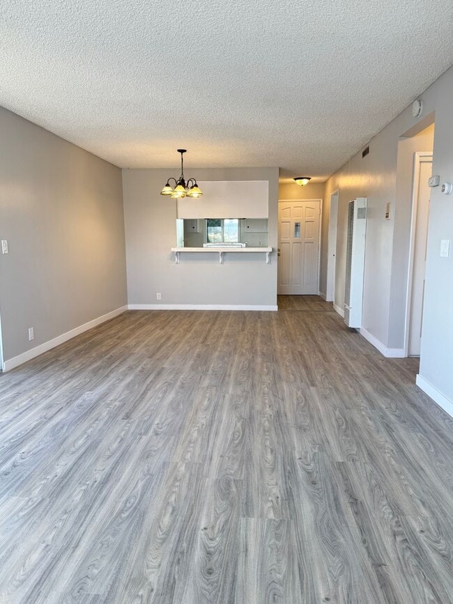 Photo - 2-Bedroom Residence with Front-Row Views on Lively 2nd Street Unidad 1009  C