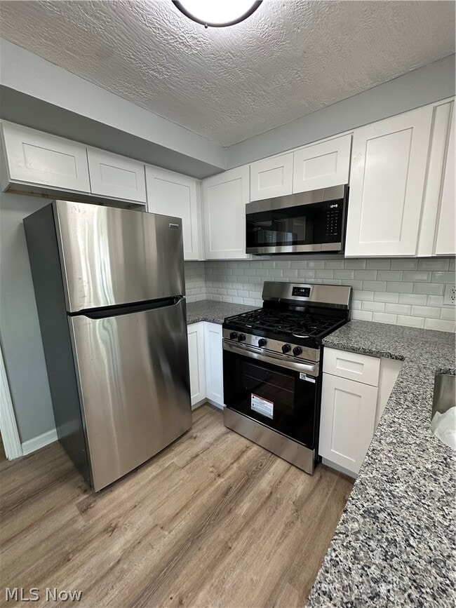 Photo - 18413 Waterbury Ave