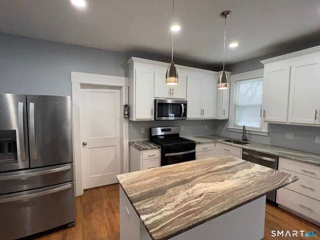 Photo - 1546 Whitney Ave