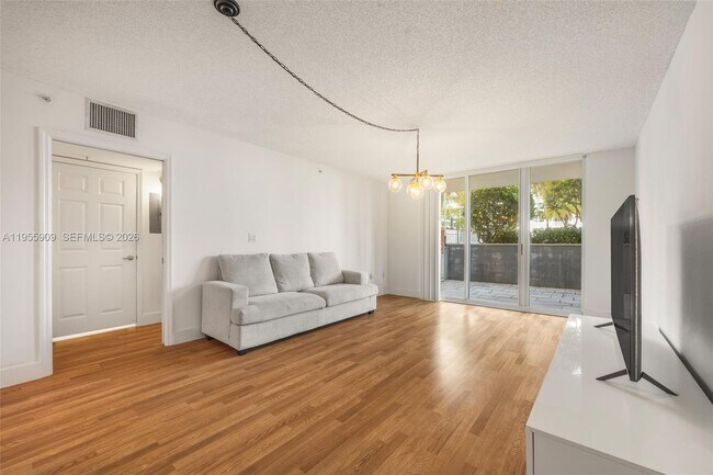 Photo - 1155 Brickell Bay Dr Unit 606