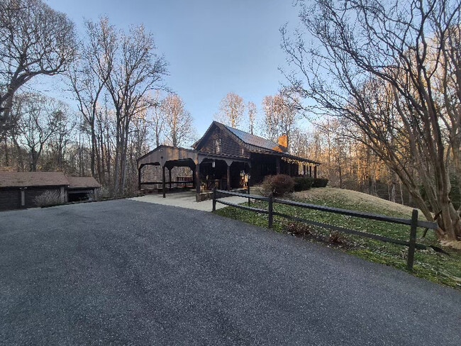 Photo - 3550 Holderness Ln