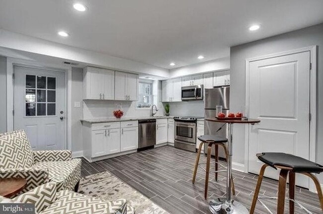 Photo - 3740 9th St NW