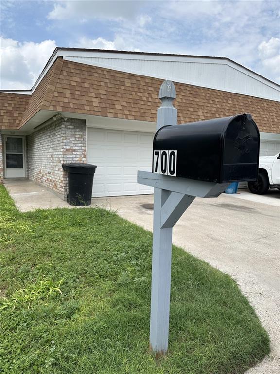 700 W Iris Ave