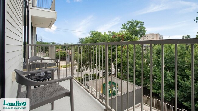 Photo - 4811 Woodrow Ave Unidad 215