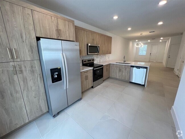 Building Photo - 149 SW 170th Ave Rental